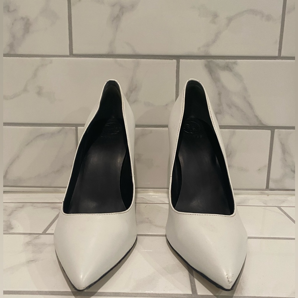 White stiletto heels! - Picture 8 of 9
